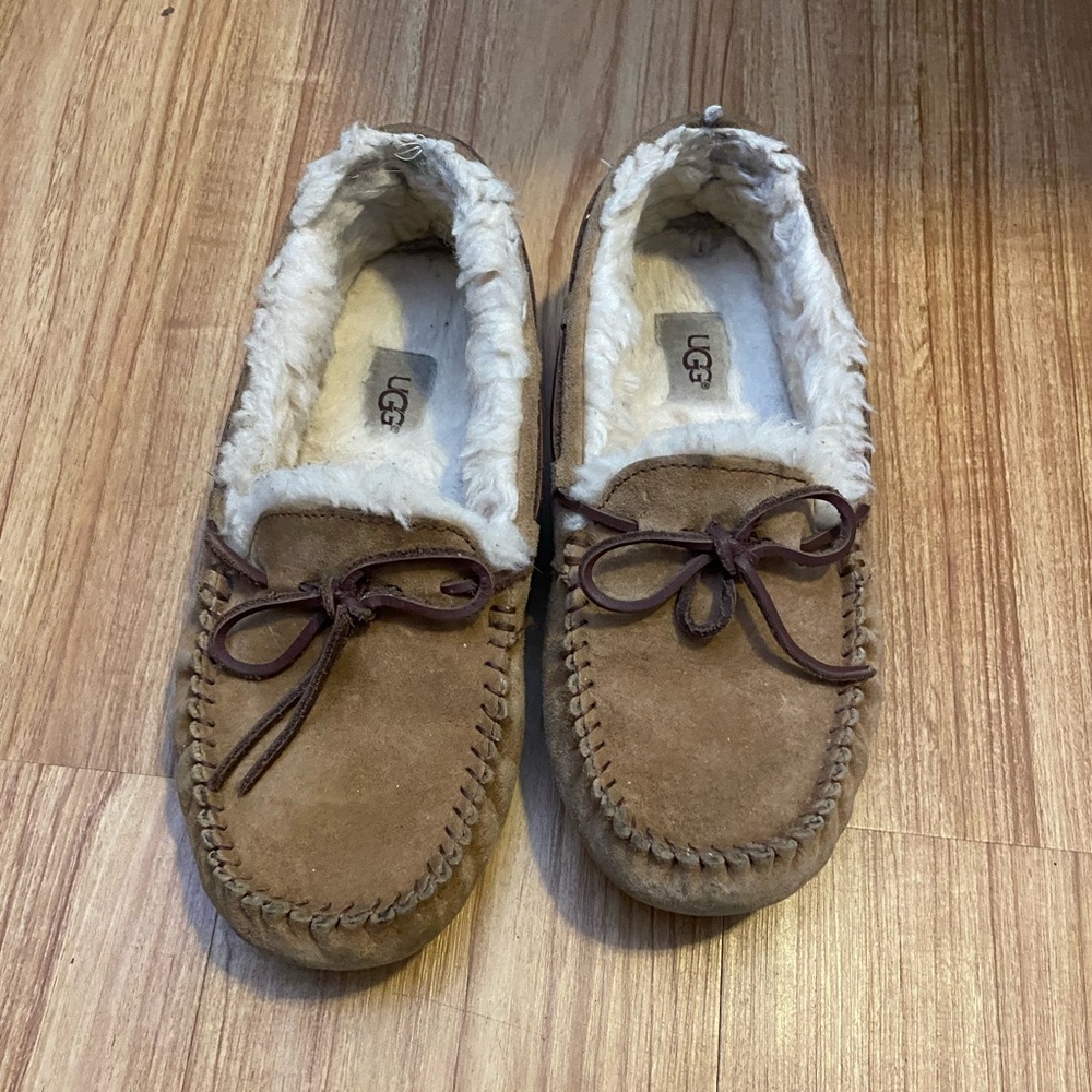 UGG Dakota Moccasin